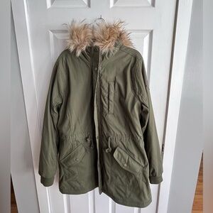 Hollister faux fur lined parka xl
